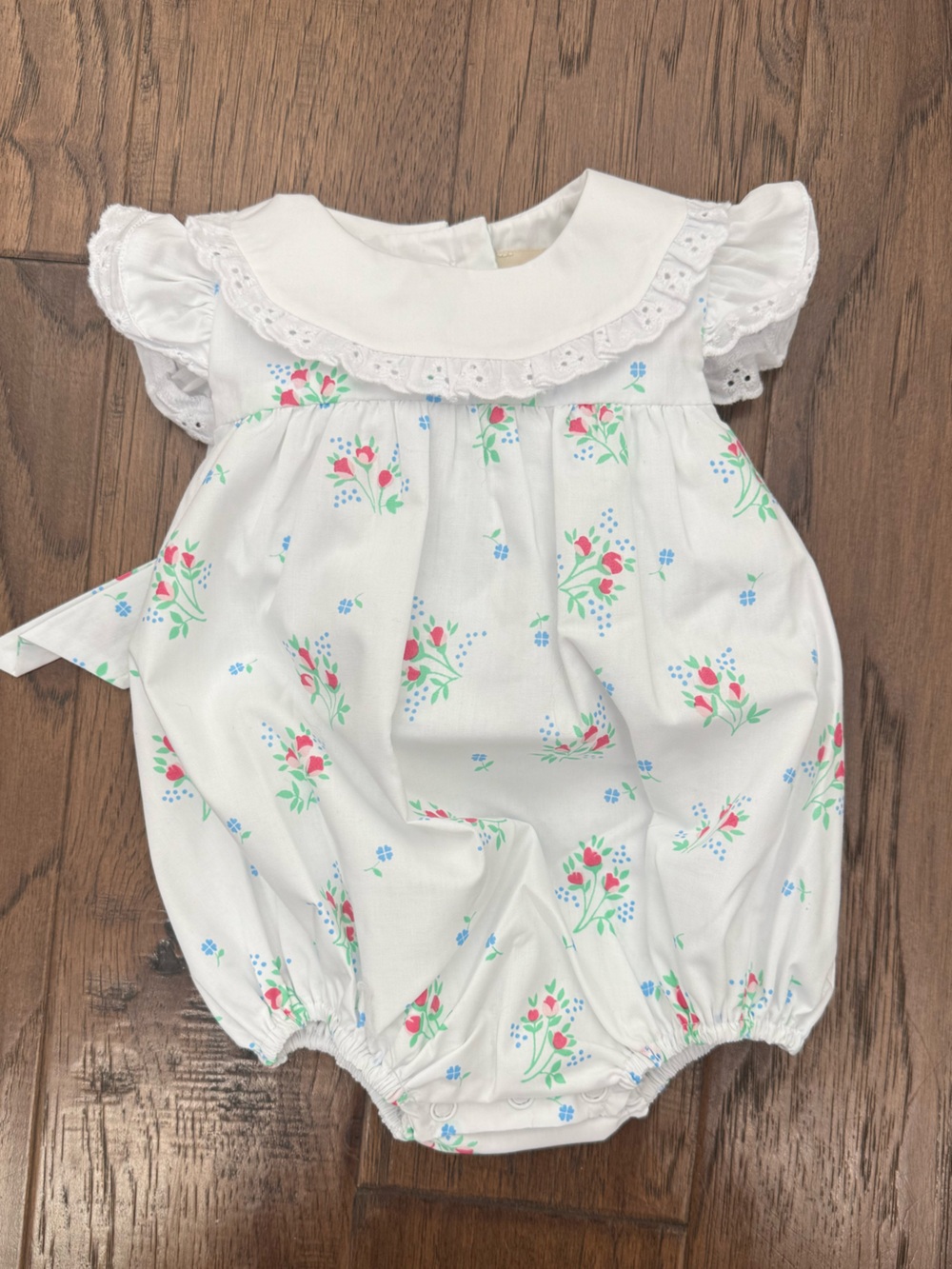 NWOT Beauford Bonnet White Floral Baby Girl One-Piece Bubble size 0-6 months
